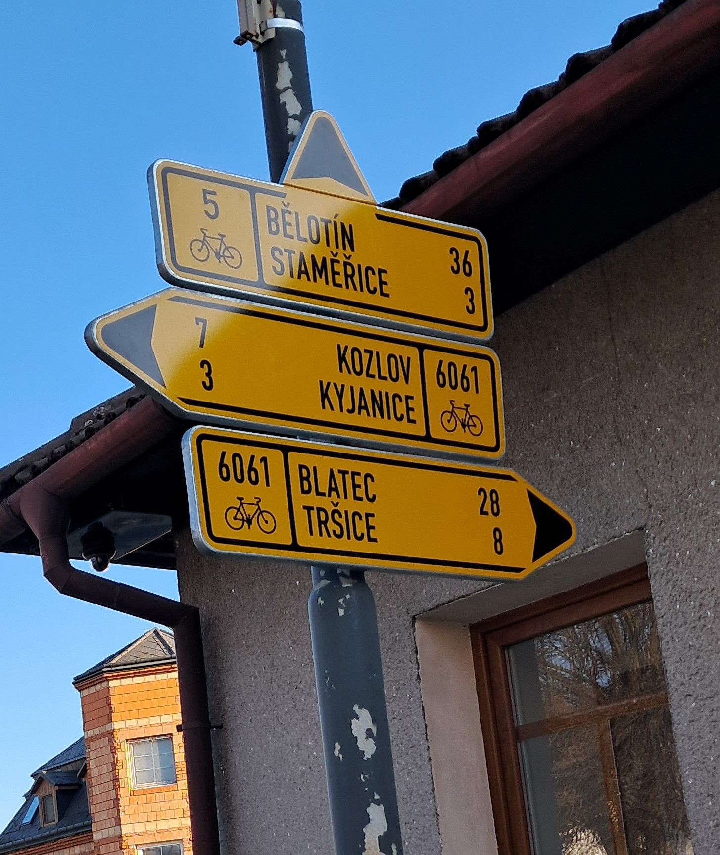 Velký Újezd - náměstí.jpg